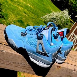 BRAND NEW jordan 4 university blue (reps but you can’t tell at all) never worn